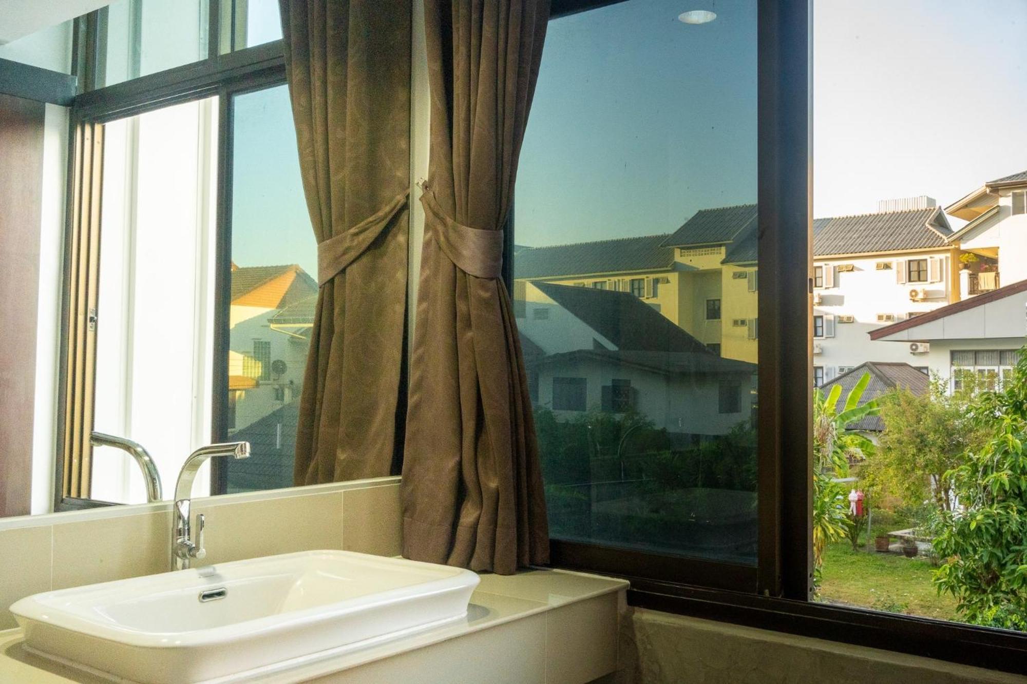Singharaj Boutique Hotel Чиангмай Экстерьер фото